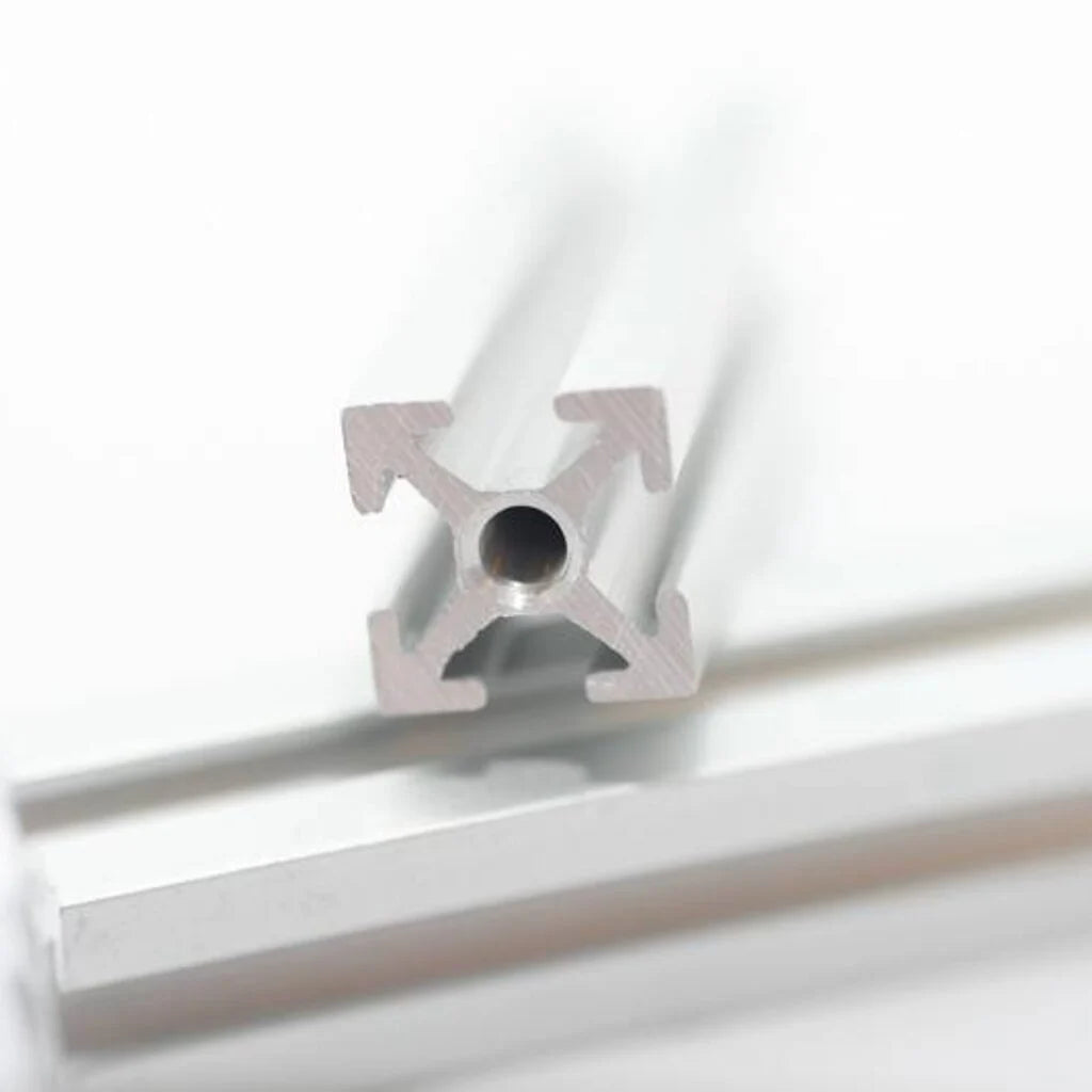 MakerBeam - 10x10mm, 1 Stück, 600mm, Silber, eloxiert