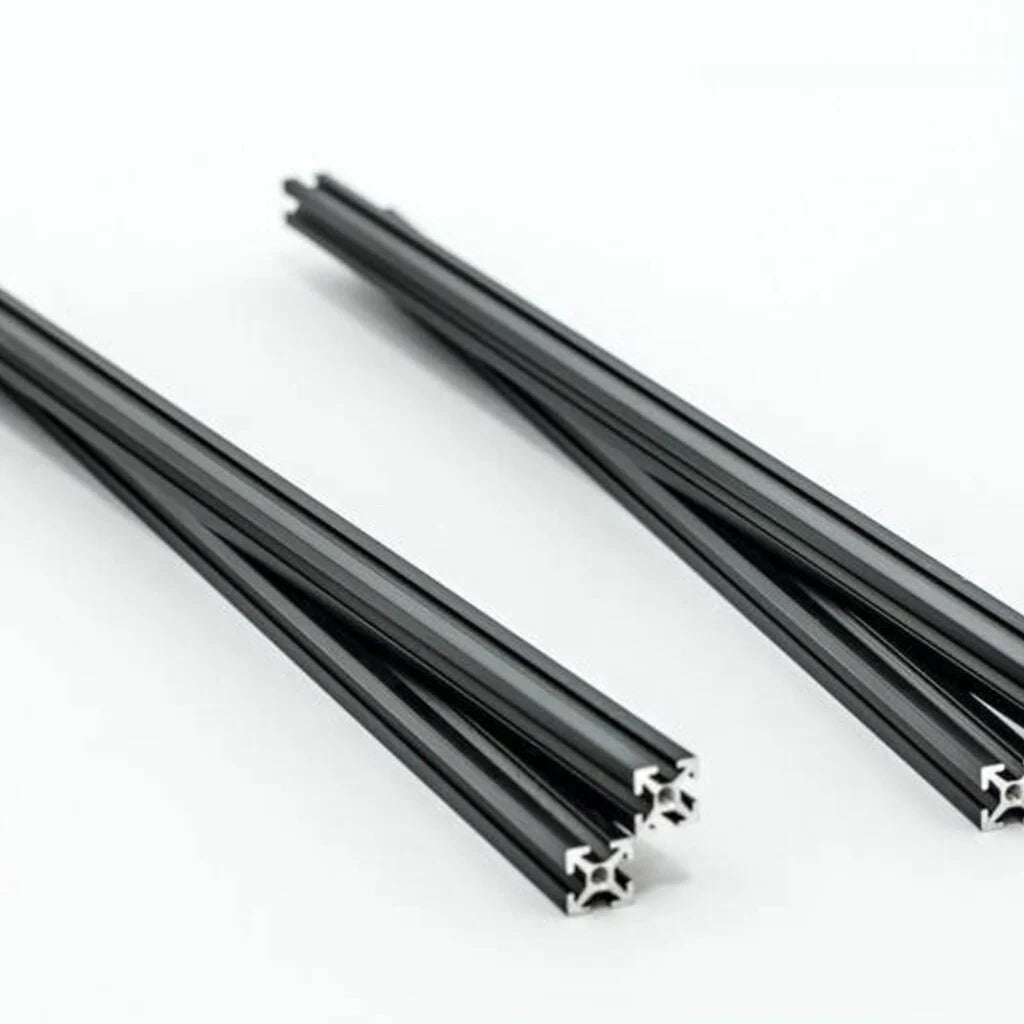 MakerBeam - 10x10mm, 4 Stück, 300mm, Schwarz, eloxiert
